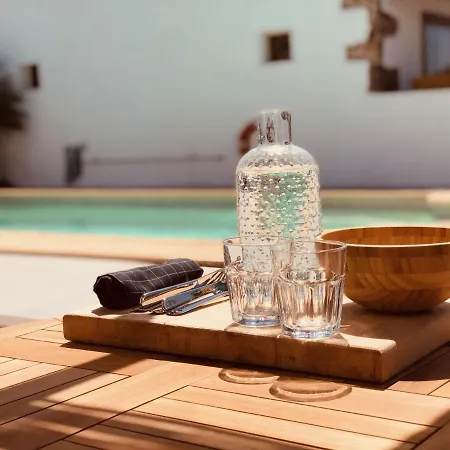 Sala Botanica - Shared Pool - Island Location - 10 Mins Drive To Famara&la Santa