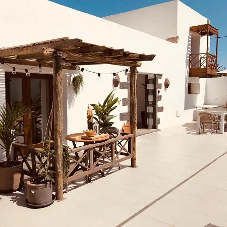 Sala Botanica - Shared Pool - Island Location - 10 Mins Drive To Famara And La Santa Apartmán *