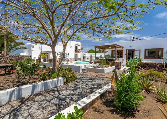 Apartamento Sala Botanica - Shared Pool - Island Location - 10 Mins Drive To Famara And La Santa Tiagua
