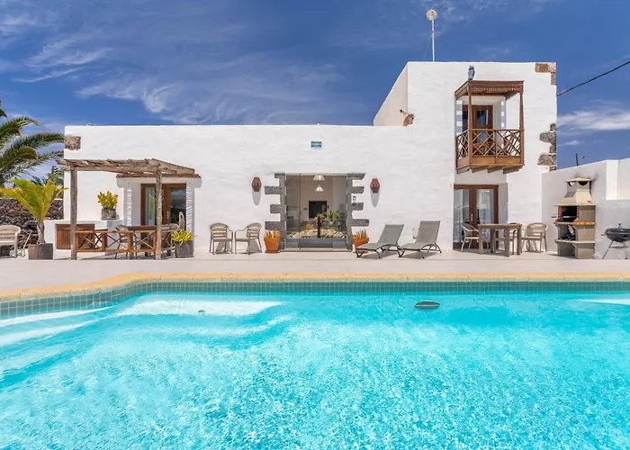 Apartamento Sala Botanica - Shared Pool - Island Location - 10 Mins Drive To Famara And La Santa Tiagua